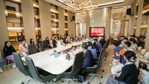 跨邦互换启新篇，共探产学研新蹊径